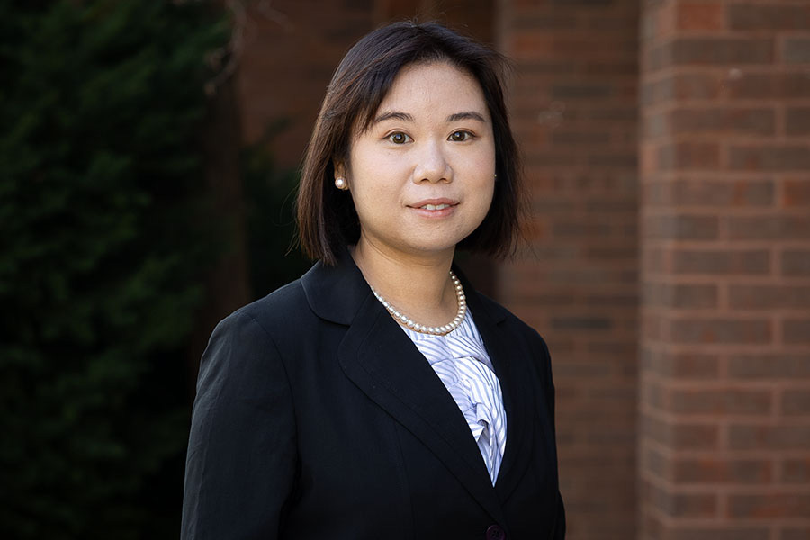 Assistant Professor of Economics Ho-Ching (Angela) Mak