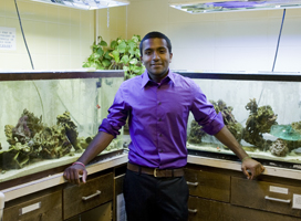 David Kurian in Knox lab