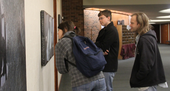 Students view Joel Sheesley's art