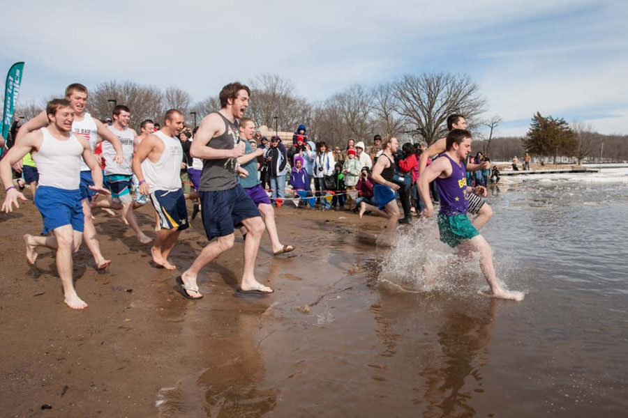 Knox organizations Alpha Sigma Alpha and Beta Theta Pi were among the leading fund-raising groups for an event for Special Olympics of Illinois.