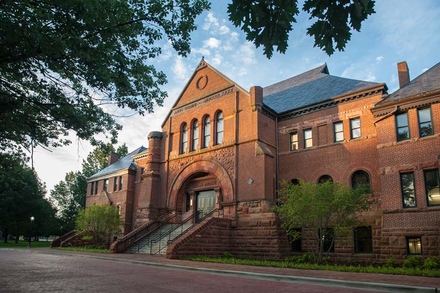 Alumni Hall on the Knox College campus